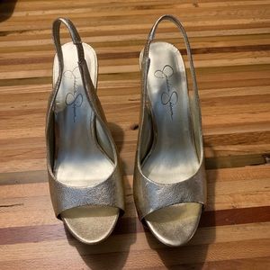 Jessica Simpson gold peep toe sling back heels 7.5